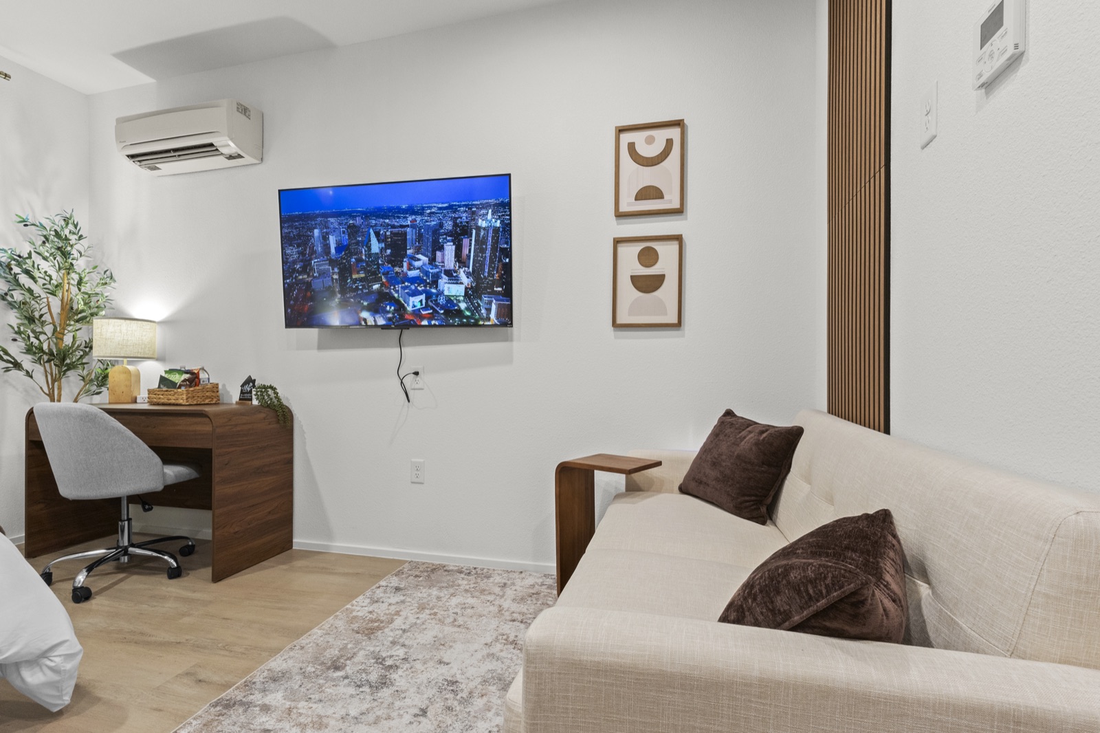 Trendy Studio | Free Parking + Coffee Bar — interior photo 6